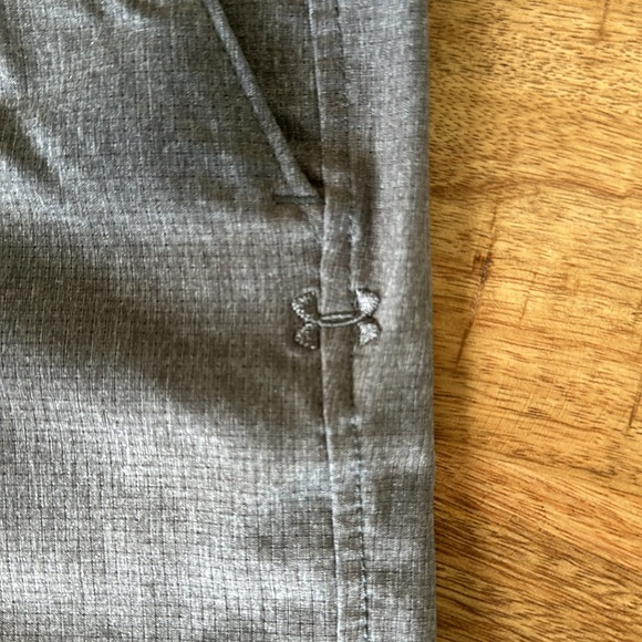 Under Armor Gray Golf Shorts - SZ 34 - Picture 5 of 5